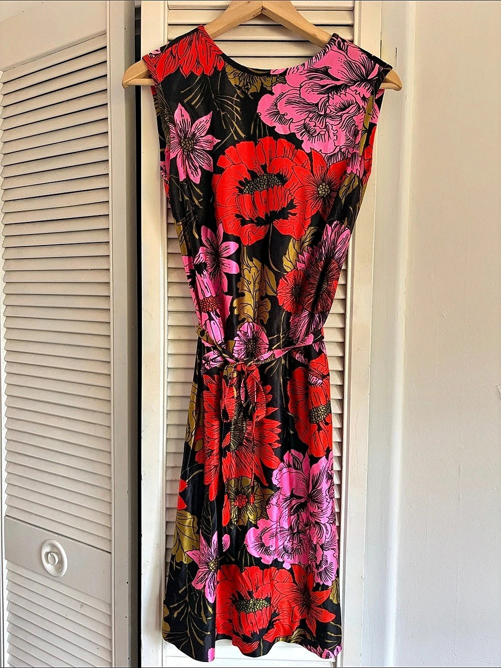 Vintage Dress in Black & Pink Like New